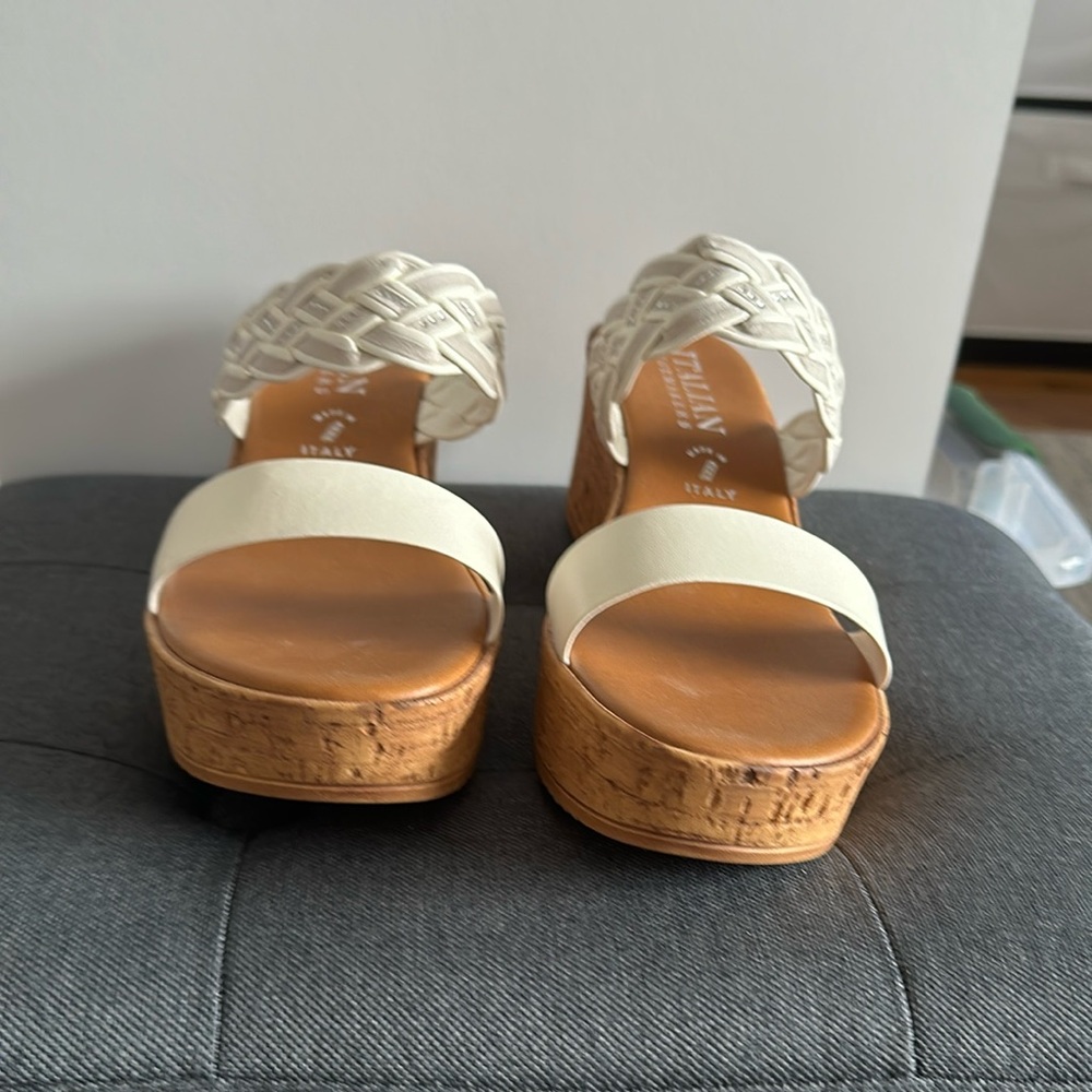 NEW ITALIAN SHOEMAKERS WHITE WITH CRYSTALS SIZE 9 HEEL 2 3/4"